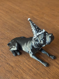 Black dog mini figurine lying down variant:large